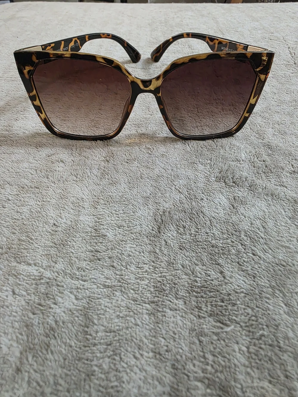 Fashion Tortoiseshell Women's Sunglasses with Brown Gradient Lenses